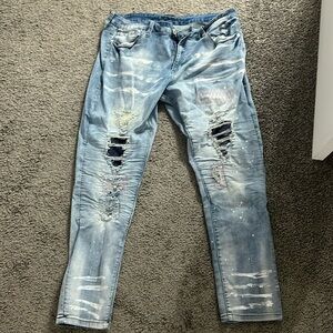 Men’s distressed skinny jeans